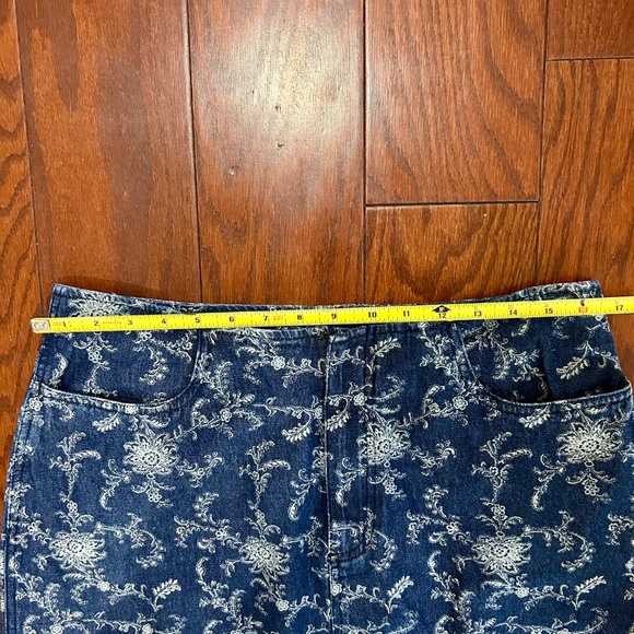 90s Vintage Laura Ashley Denim Skirt Midi Floral Pattern - Picture 4 of 5